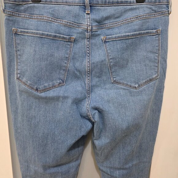 Old Navy Super Skinny Jeans Women’s 14 Light Blue Stretch Denim - Picture 6 of 7